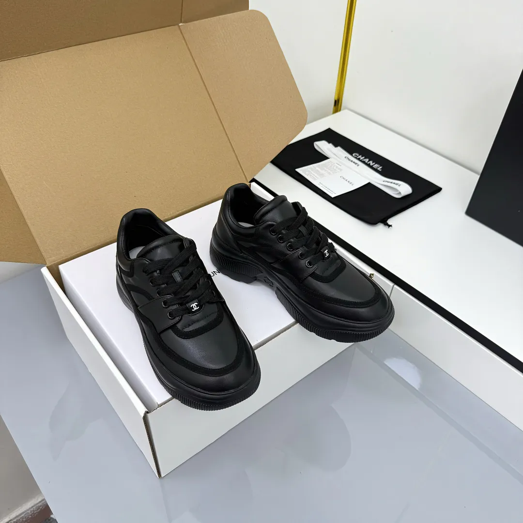 👟👟Ex-factory price 620👟👟 Chanel bread shoes ~ original calfskin panda shoes Chanel 25C latest hot style panda black and white sports shoes casual sneakers Xiaoxiang hot item classic black and white panda color coco girls must pay Fabric: original custom mixed sheepskin lining: original imported breathable mesh lining outsole: Original molded rubber + TPU combination Size: Women's 35-41